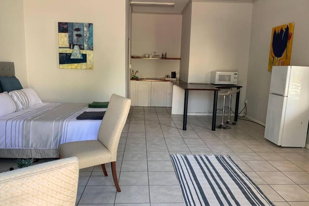 Bright Open-Plan Apartment Close To Wine Tram Franschhoek Exteriör bild